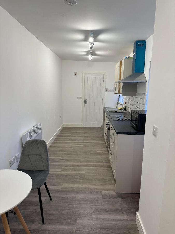 Flat In Luton Town Centre Apartment Exterior photo
